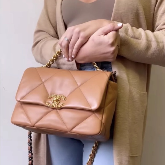 Chanel 19 caramel bag - Picture 2 of 16